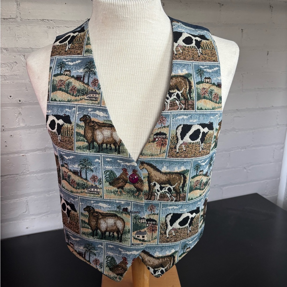Farm Scene Tapestry Vest in Multicolor